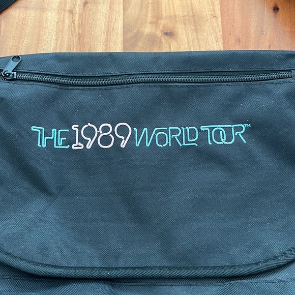 Taylor Swift 1989 World Tour merch canvas messenger bag - Picture 3 of 12